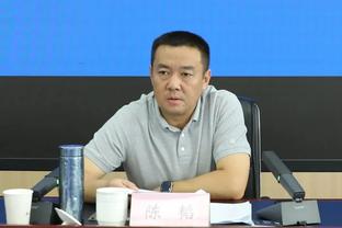 今天能当芝加哥市长吗？特雷-杨一身帅气装备抵达联合中心